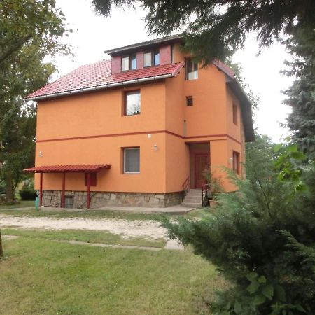 Pilis Apartman Piliscsaba Εξωτερικό φωτογραφία