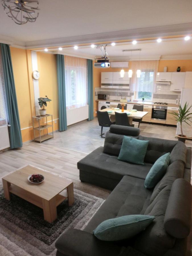 Pilis Apartman Piliscsaba Εξωτερικό φωτογραφία