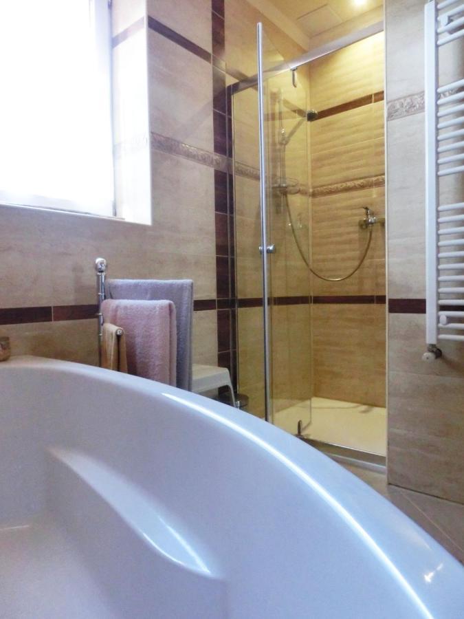 Pilis Apartman Piliscsaba Εξωτερικό φωτογραφία